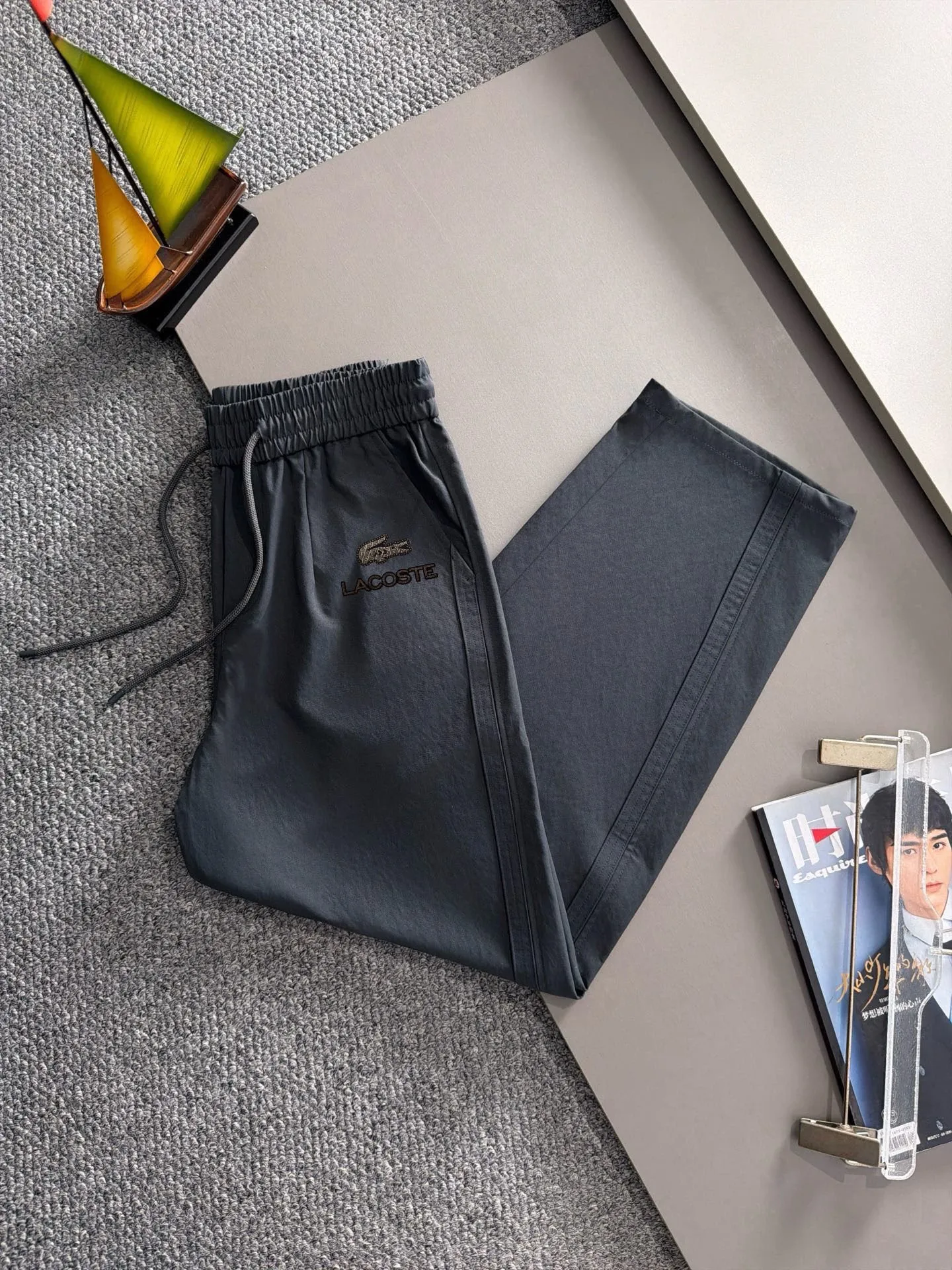 Crocodile 2026 spring and summer New Arrival casual pants, custom-made fabrics Breathable at the counter, high comfort, impeccable details, brand element design concept, reflecting high quality. It feels delicate and soft! It presents a casual cut and the upper body shape is great! Sizes:M-4XL